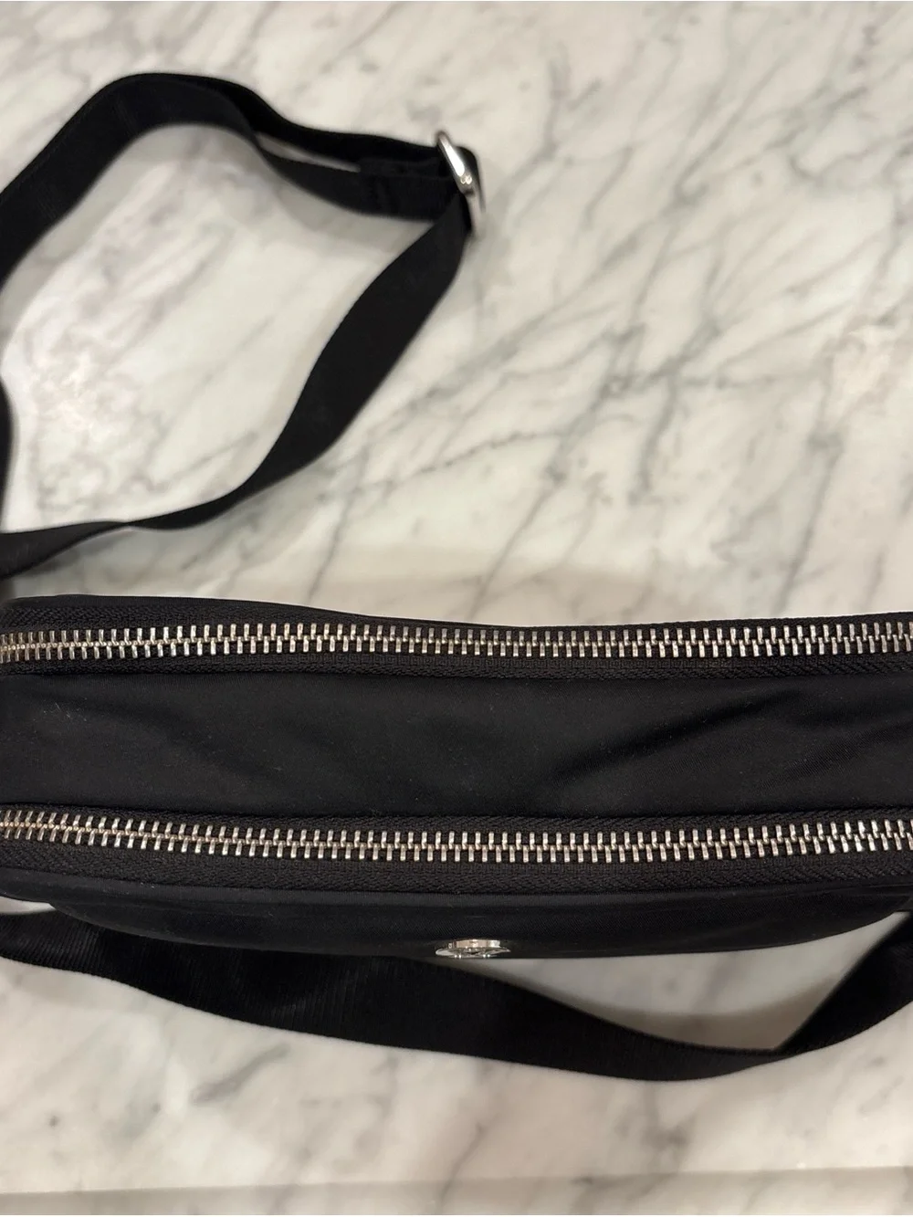 Lululemon crossbody bag - Picture 4 of 7